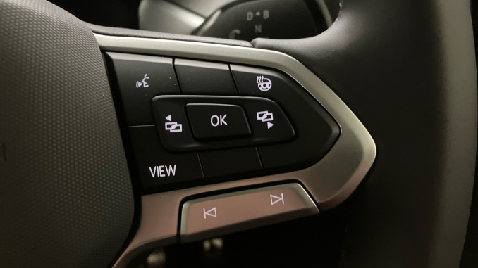 Volkswagen ID. Buzz 210kW Style Pro 79kWh 5dr Auto [Design+] Electric Estate - Image 18